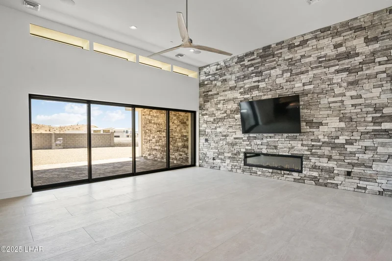 6273 Avienda De Los Colinas, Lake Havasu City, AZ 86406, Lake Havasu City, Arizona, United States. - Photo 39