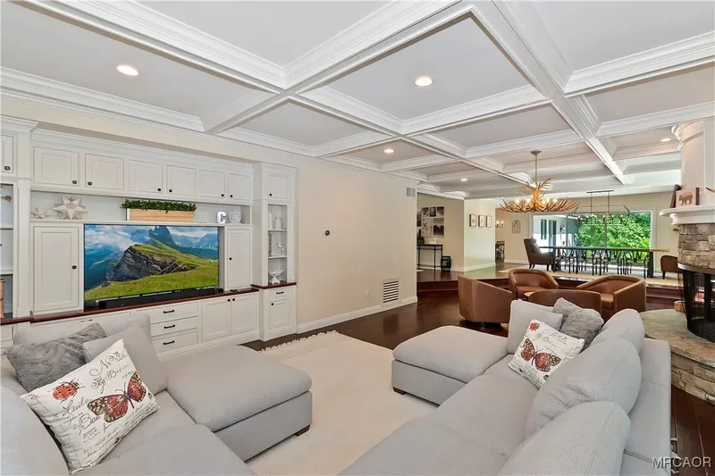 28411 North Shore Road, Lake Arrowhead, CA 92352, Lake Arrowhead, California, United States. - Photo 12