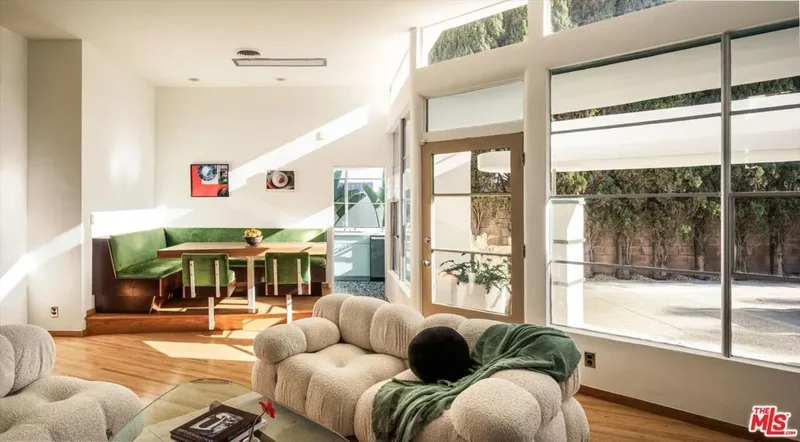 947 N Martel Avenue, Los Angeles, California, United States. - Photo 11