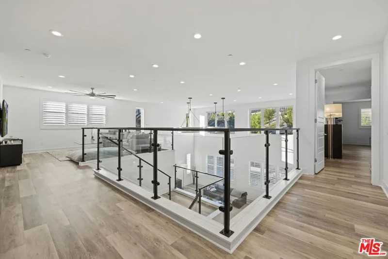 20211 W Liverpool Way, Los Angeles, California, United States. - Photo 25