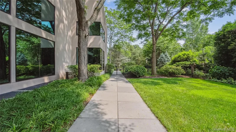 7 Folie Court, Manhasset, New York, United States. - Photo 36