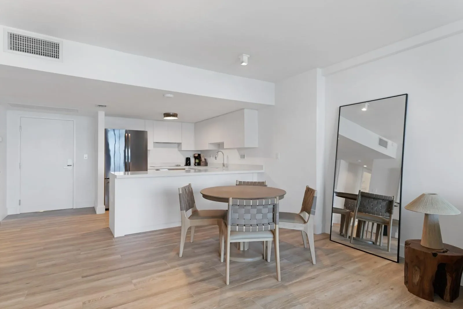 2301 Collins Ave 838, Miami Beach, Florida, United States. - Photo 8