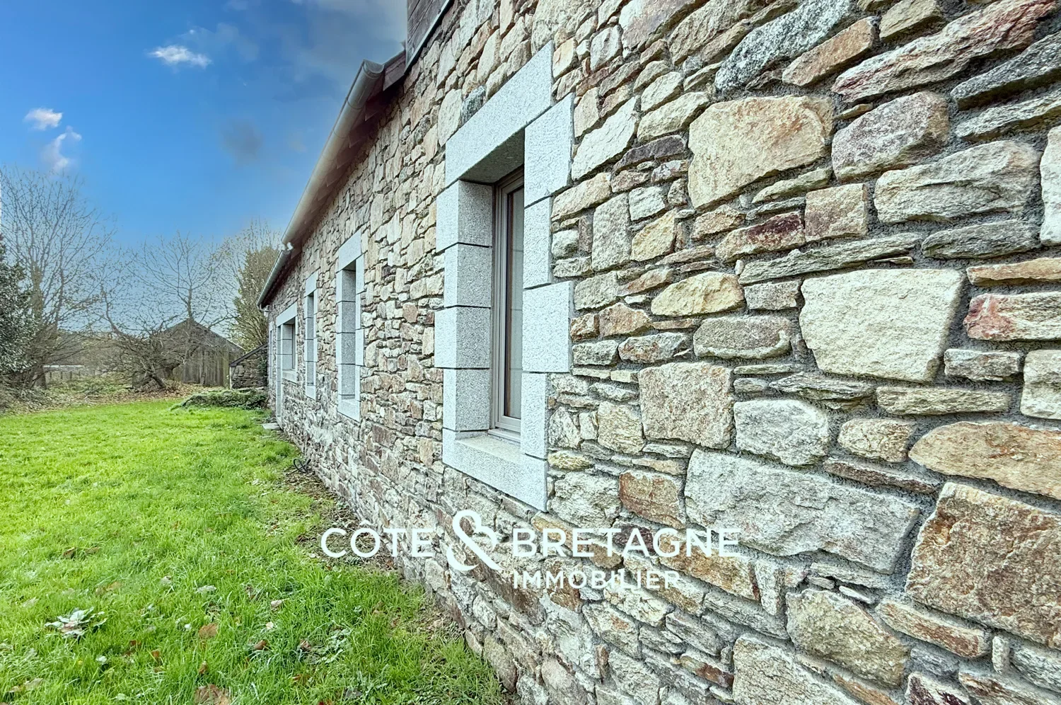 Exterior photo 3