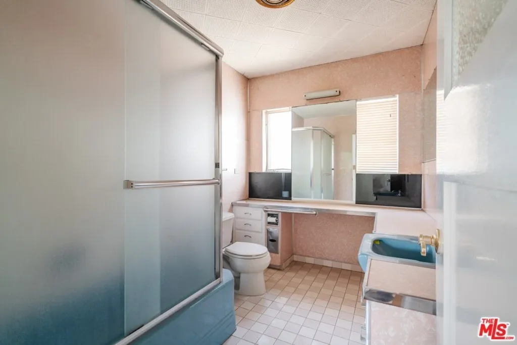 3875 Marcasel Avenue, Los Angeles, California, United States. - Photo 11