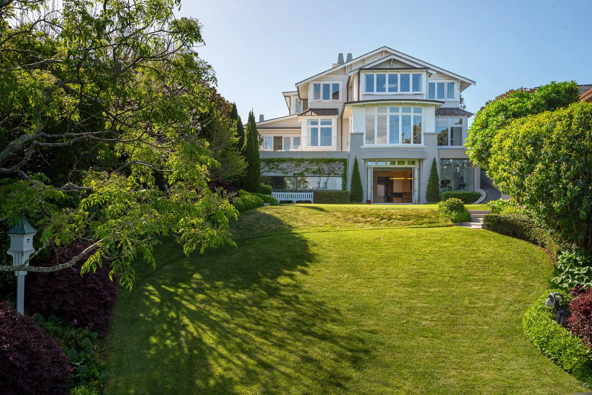 Exterior photo 8