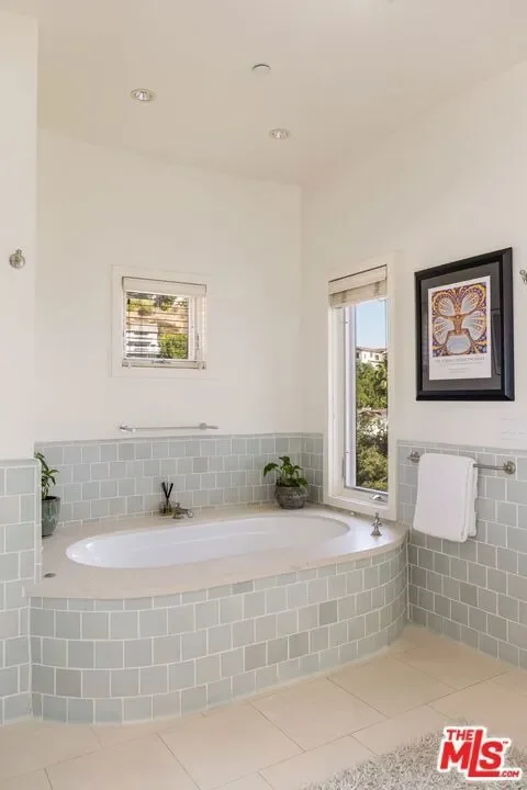 1573 Sunset Plaza Drive, Los Angeles, California, United States. - Photo 3