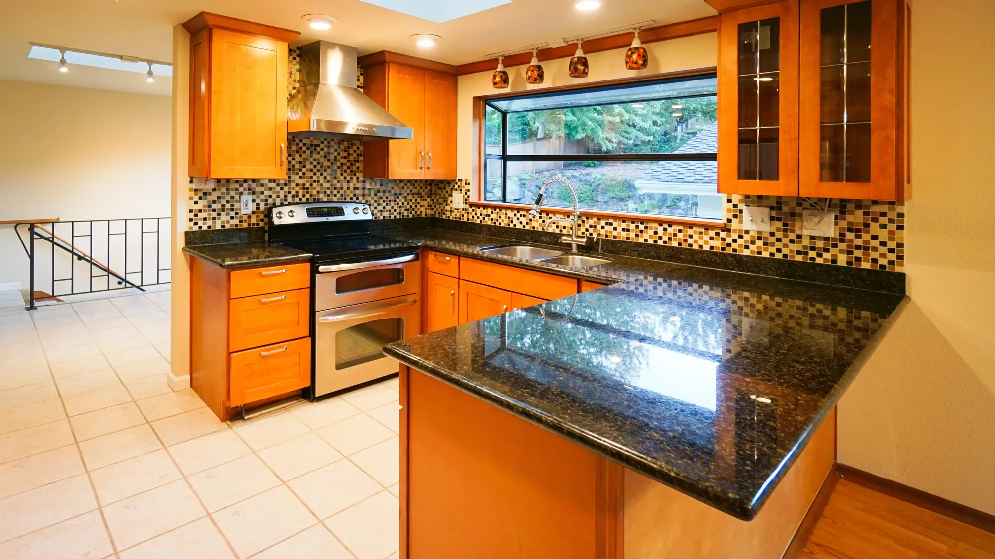 16902 28th Ave SW , Burien, WA 98166, Burien, Washington, United States. - Photo 5
