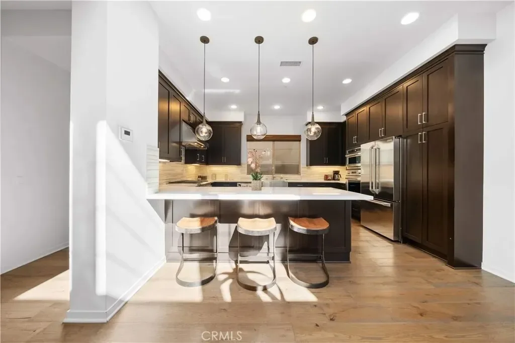 105 newall, Irvine, California, United States. - Photo 9