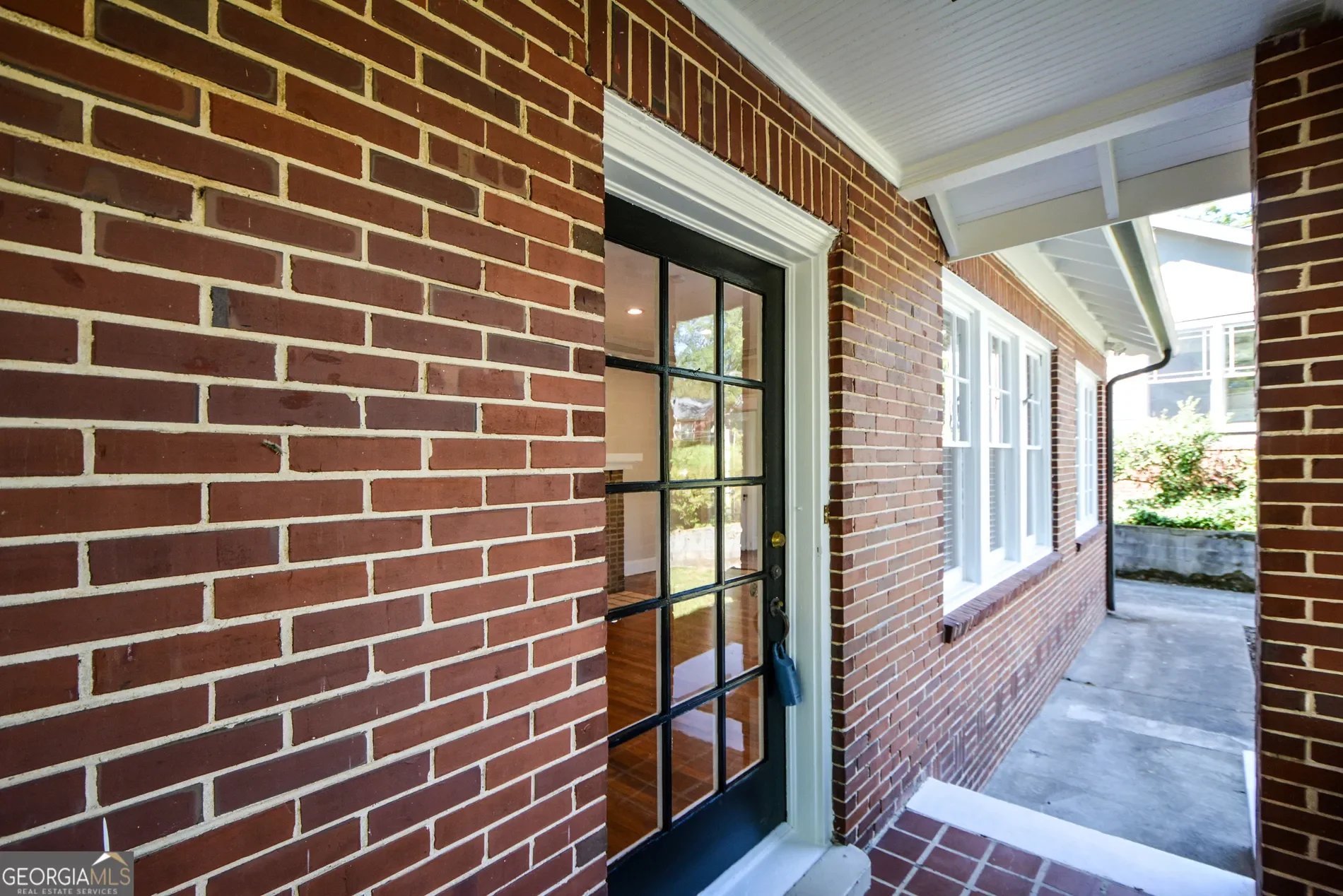 Exterior photo 7