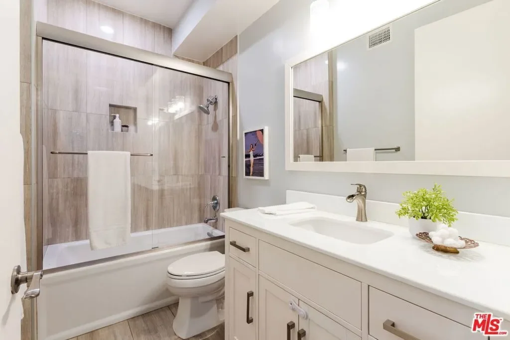 4925 Wilshire Boulevard 103, Los Angeles, California, United States. - Photo 16