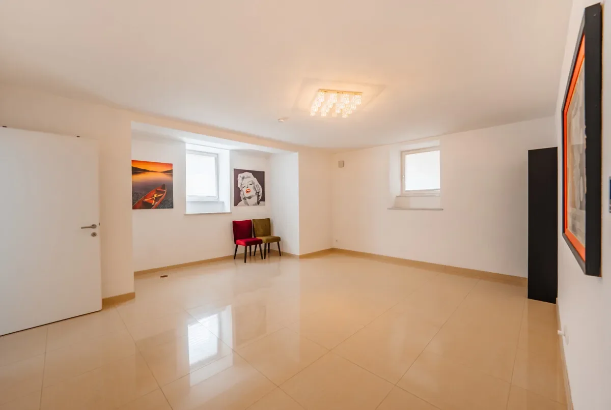 Haunspergstraße, Salzburg, Salzburg, Austria. - Photo 12