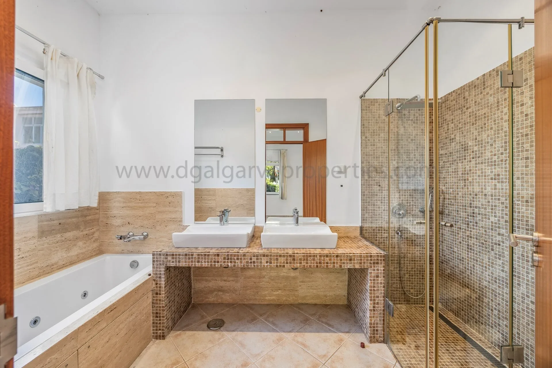 Gallery photo 1