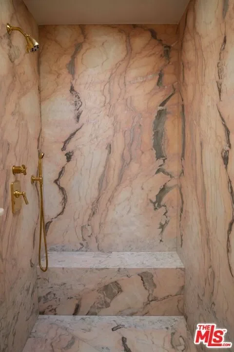 1364 Londonderry Pl, Los Angeles, California, United States. - Photo 20