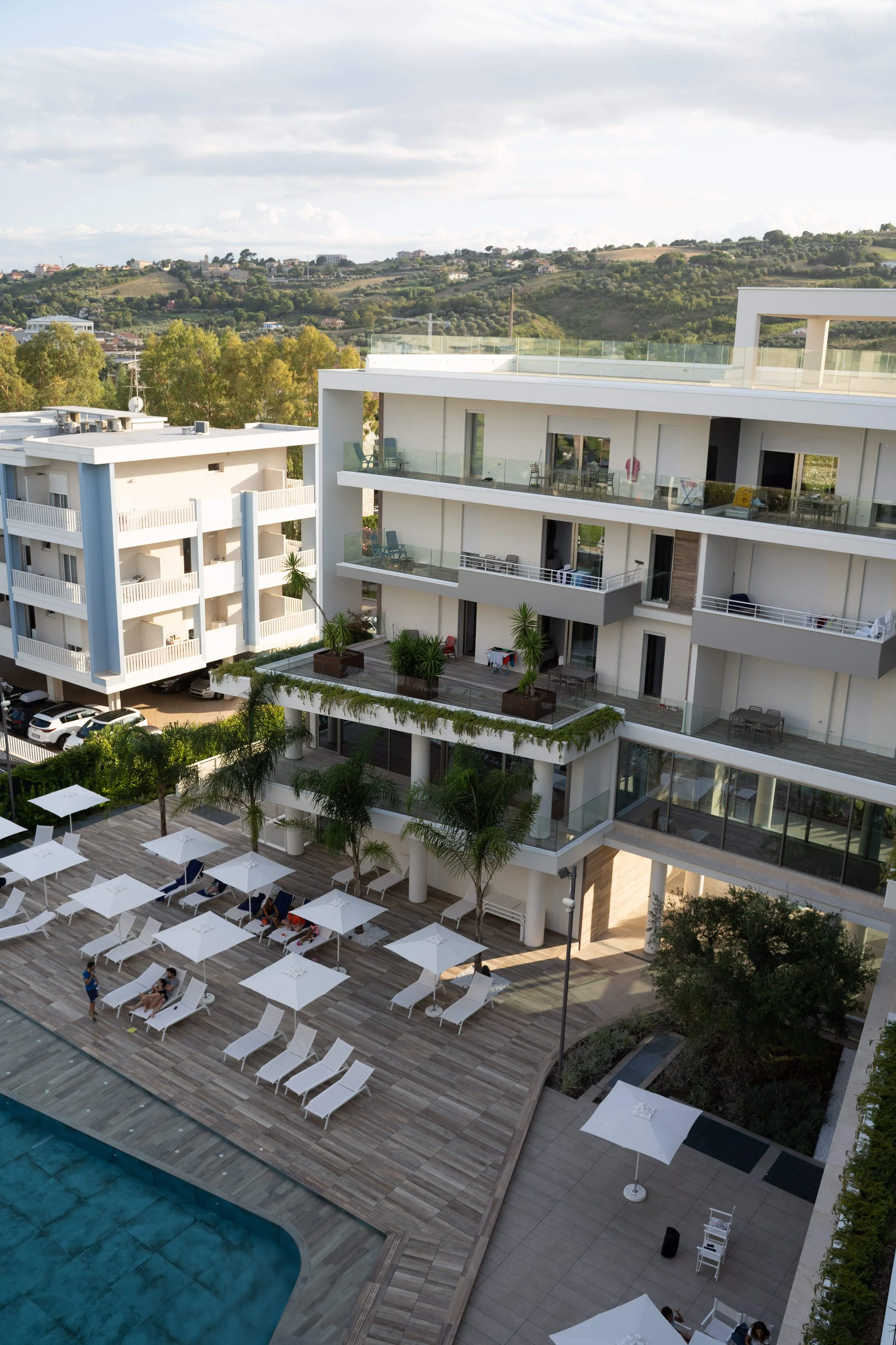 Exterior photo 7