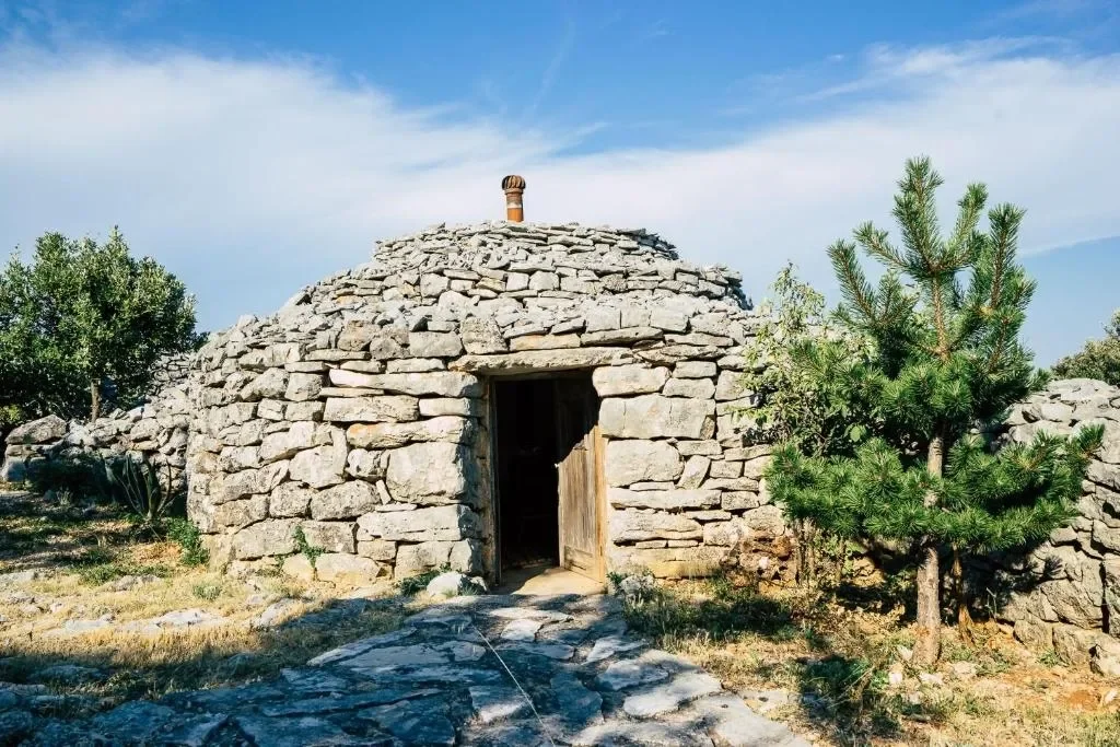 Exterior photo 6