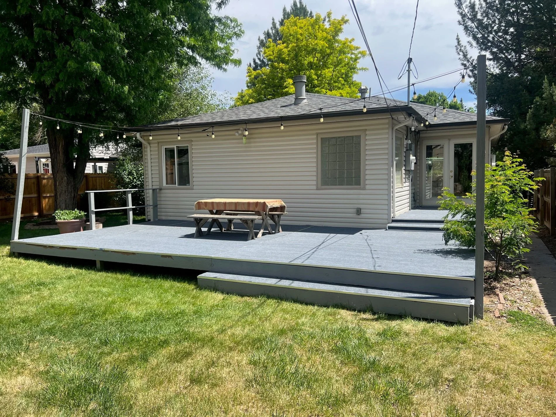 Exterior photo 6