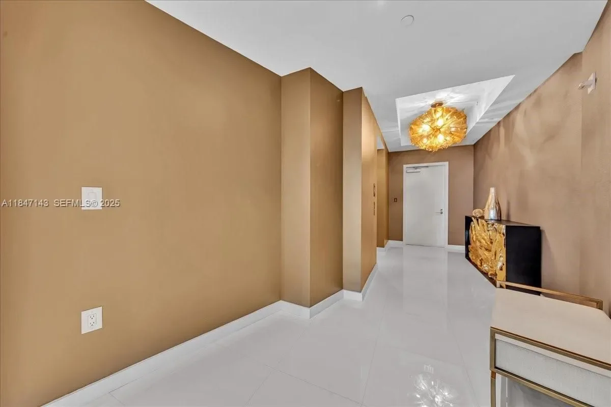 851 NE 1st Ave #3711, Miami, FL 33132, Miami, Florida, United States. - Photo 24