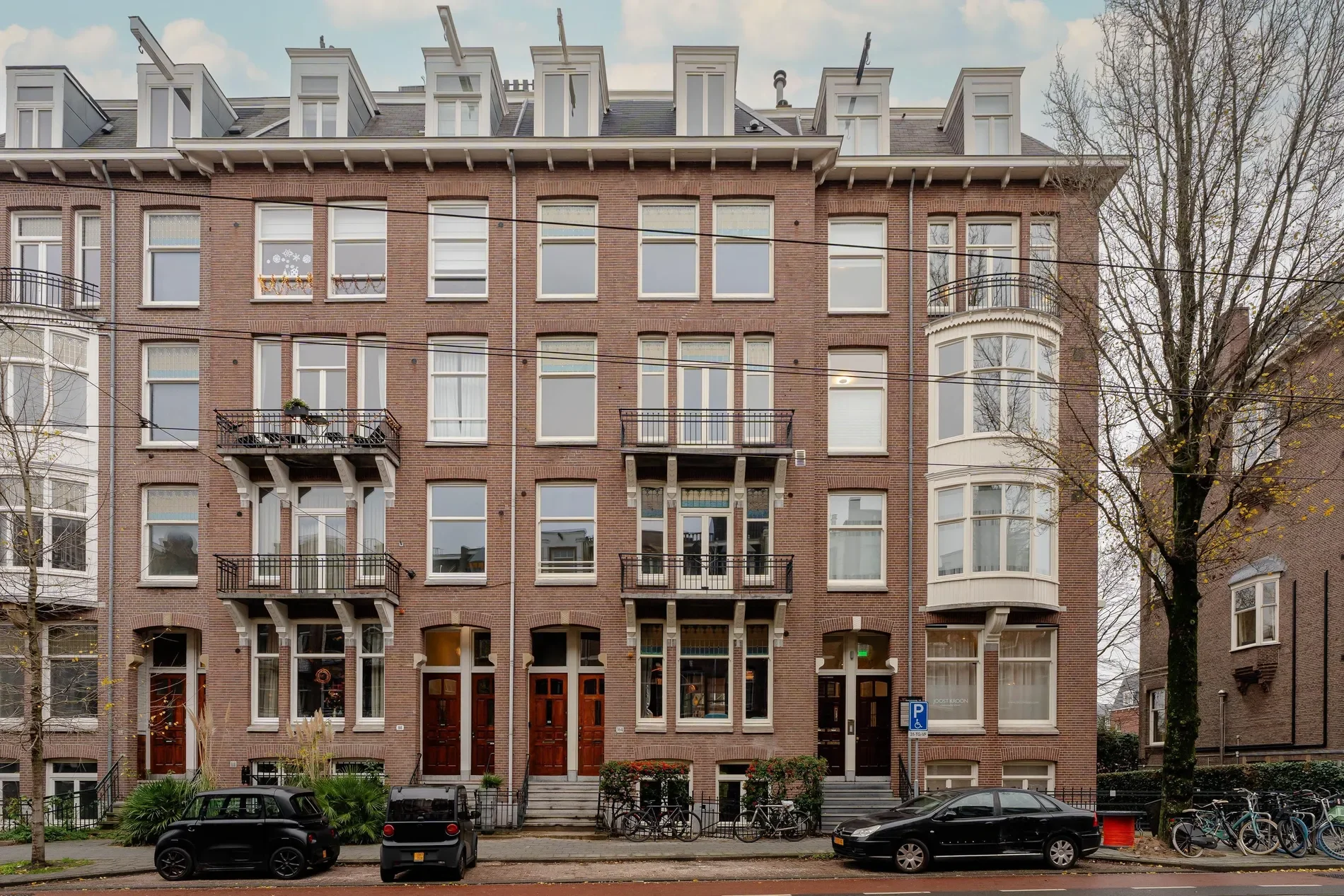 Exterior photo 6