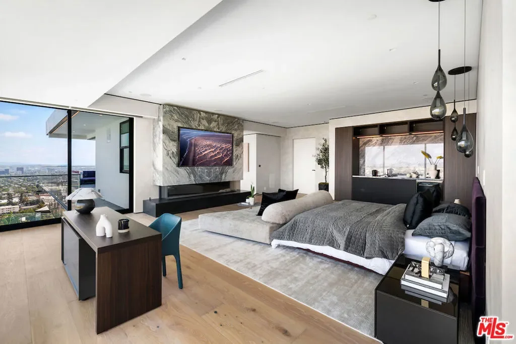 8116 Laurel View Drive, Los Angeles, California, United States. - Photo 51