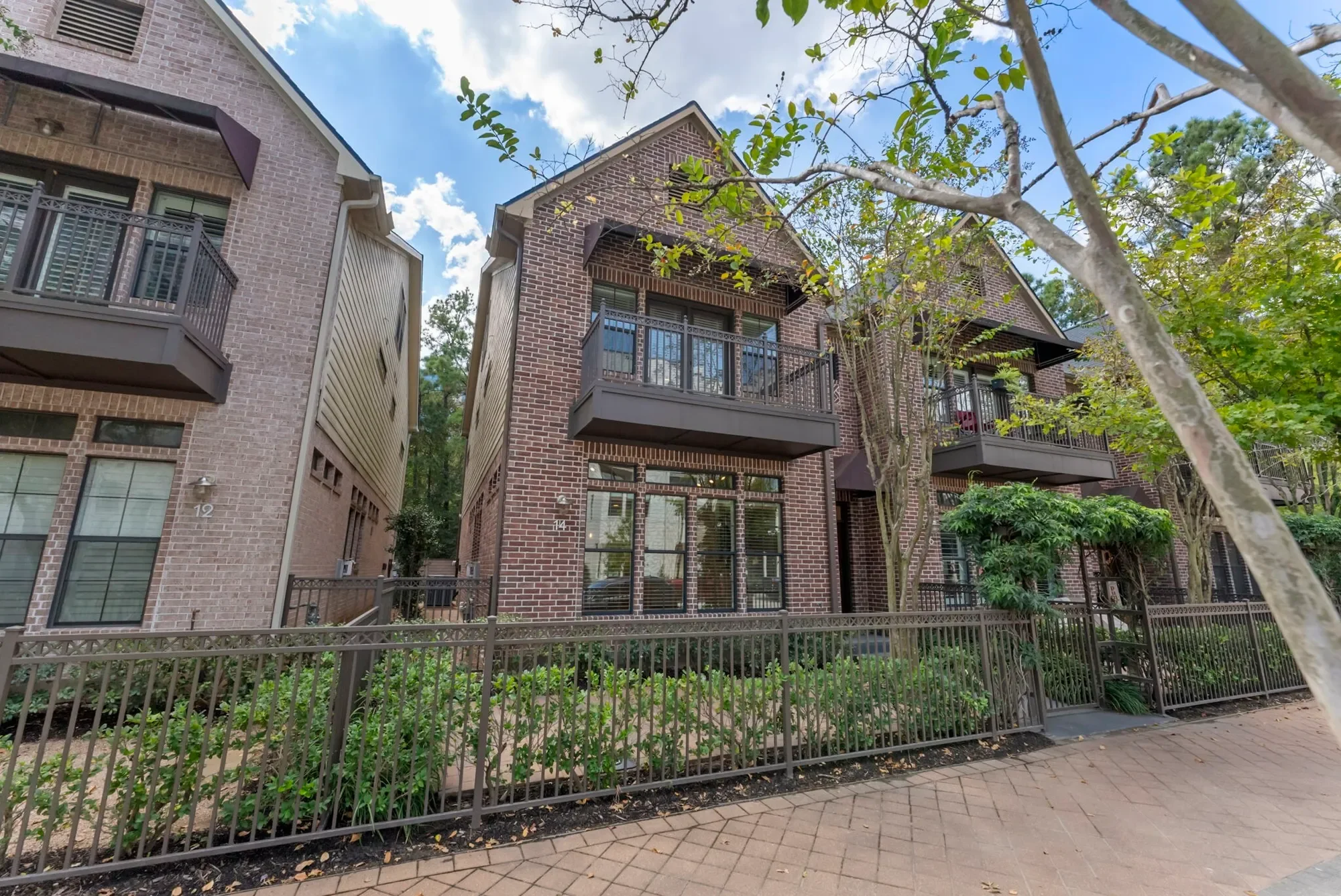 14 Riva Row, The Woodlands, TX 77380, Spring, Texas, United States. - Hero Image