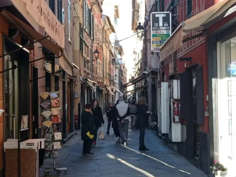 Corso Giuseppe Mazzini, Santa Giulia, Liguria, Italy. - Photo 9