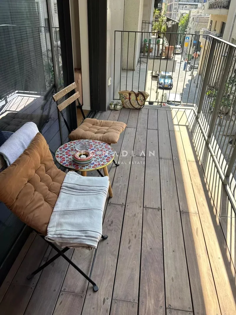 For sale in Tel-Aviv, beautiful 1 bedroom apartment in the Noga branch district