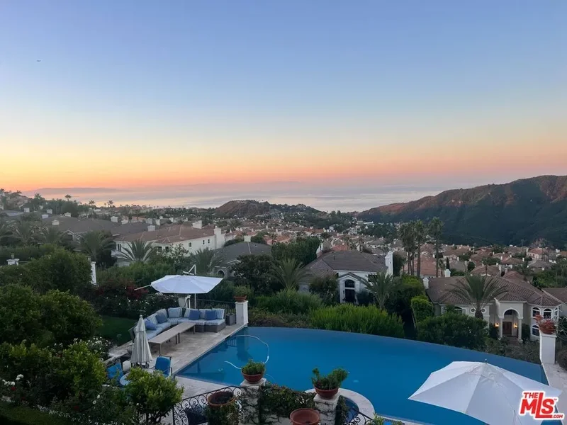 16864 Calle Bellevista - Pacific Palisades, California