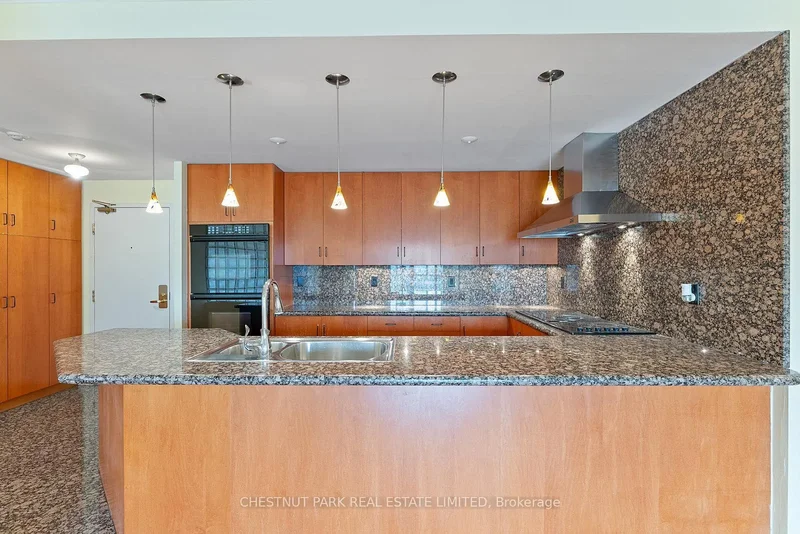 1610 - 889 Bay Street, Toronto, Ontario, Canada. - Photo 10