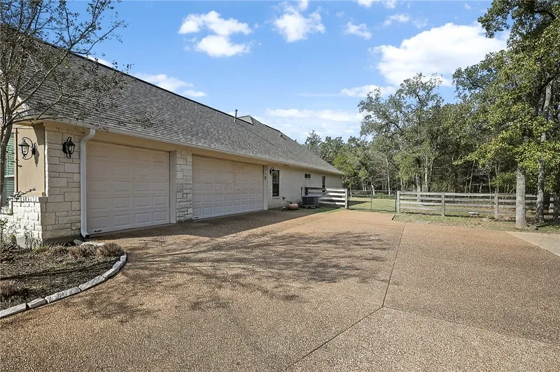 4662 Hidden Springs Way, College Station, TX 77845, College Station, Texas, United States. - Photo 37