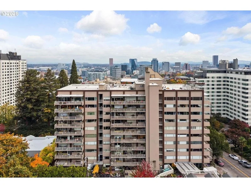 2323 SW Park Pl #1006, Portland, OR 97205, Portland, Oregon, United States. - Photo 47