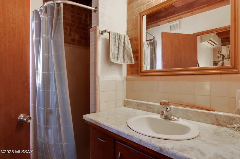 1330 E Broadway Boulevard, Tucson, Arizona, United States. - Photo 24