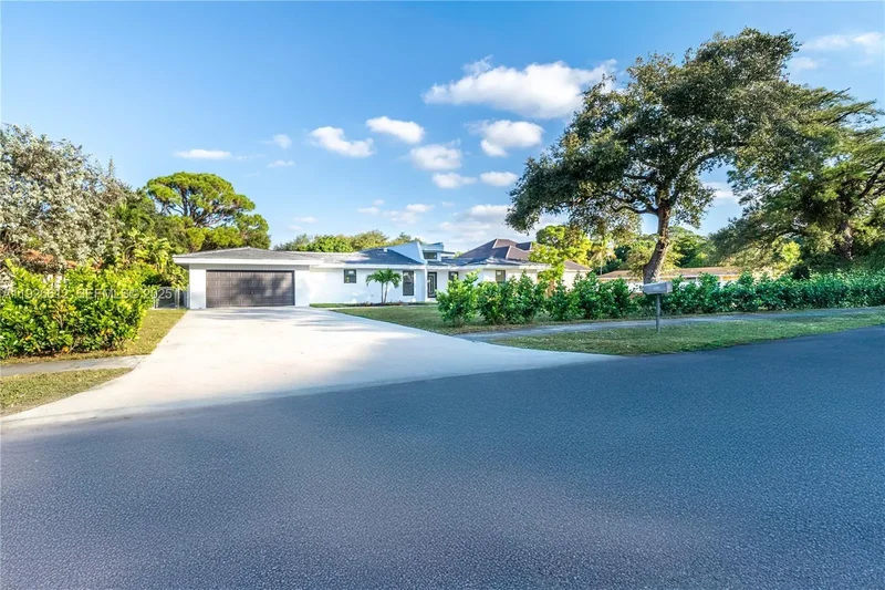 18101 NW 19th Ave, Miami Gardens, Florida, United States. - Photo 9