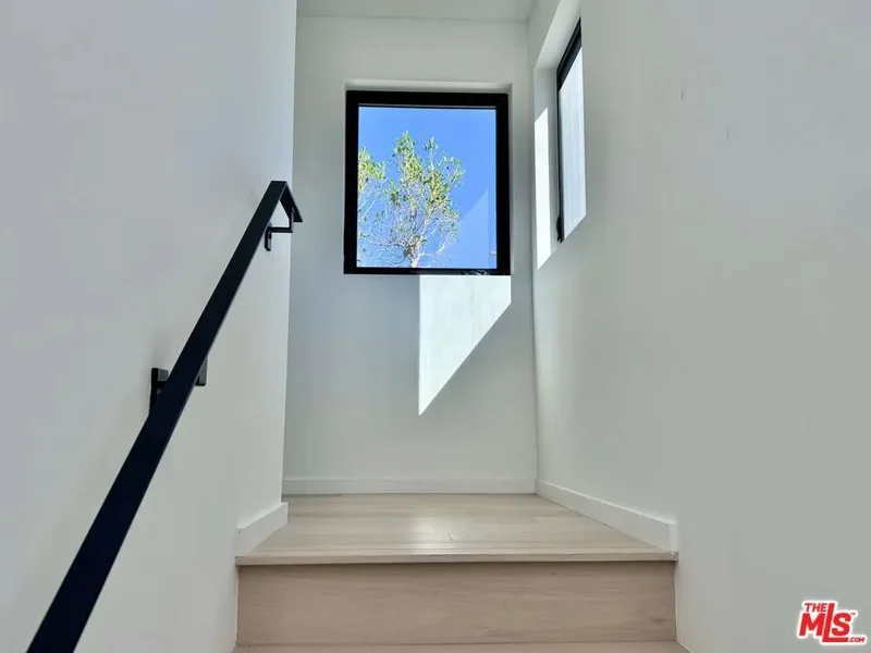 4040 Cartwright Avenue, Los Angeles, California, United States. - Photo 10