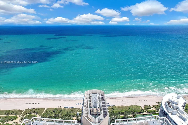 9701 Collins Ave, Bal Harbour, Florida, United States. - Photo 9