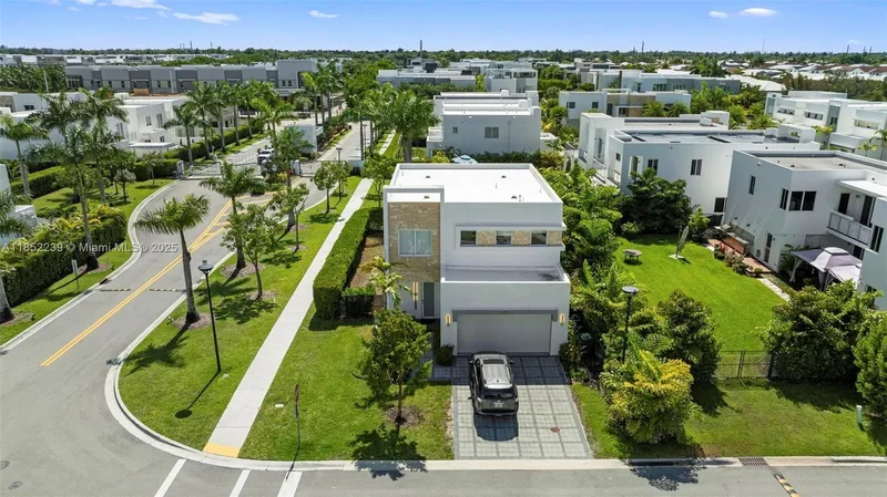 6810 NW 103rd Pl, Doral, Florida, United States. - Photo 47