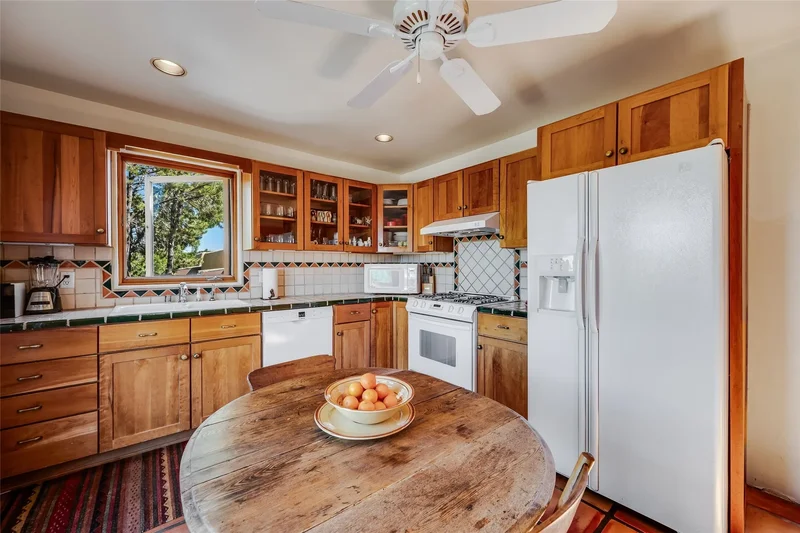 1073 Encantado Drive , Santa Fe, NM 87501, Santa Fe, New Mexico, United States. - Photo 63