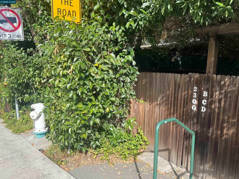 Walnut Creek, California, United States. - Photo 23