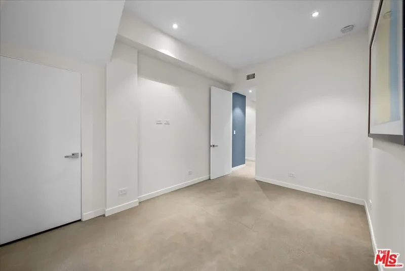 4113 Crest Drive, Manhattan Beach, California, United States. - Photo 23