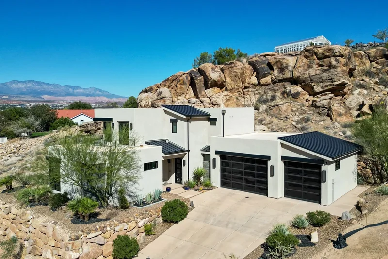 Modern Masterpiece With Breathtaking Mountain Views