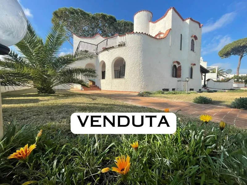 FOR SALE: SEMI-DETACHED VILLA IN TERRACINA (LT) LIDO ENEA
