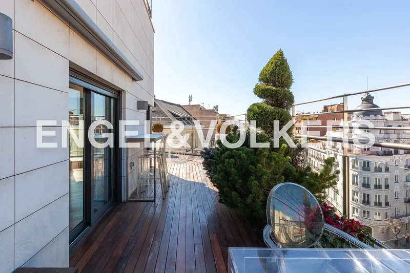 Calle Almagro, Chamberi, Madrid, Spain. - Photo 19