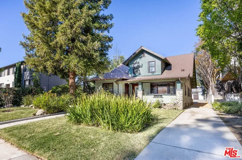 275 E California Boulevard, Altadena, California, United States. - Photo 4