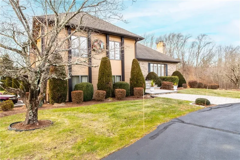 6 Christopher Drive, Johnston, Rhode Island, United States. - Photo 44