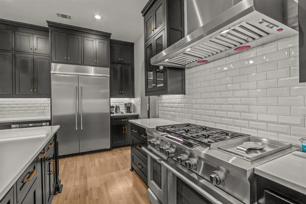 2413 Lofton Terrace, Fort Worth, Texas, United States. - Photo 11