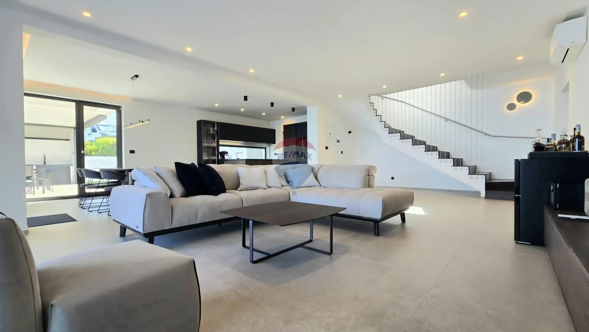 Gallery photo 6