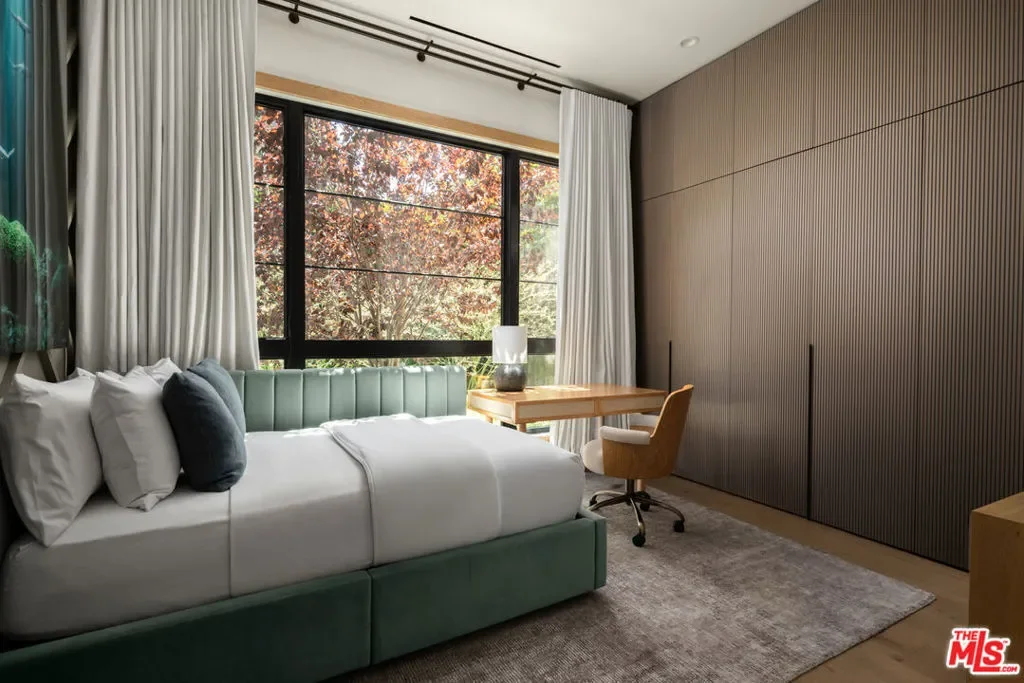 455 N Bundy Drive, Los Angeles, California, United States. - Photo 22