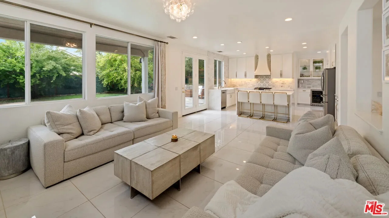 26518 Swan Ln, Santa Clarita, California, United States. - Photo 6