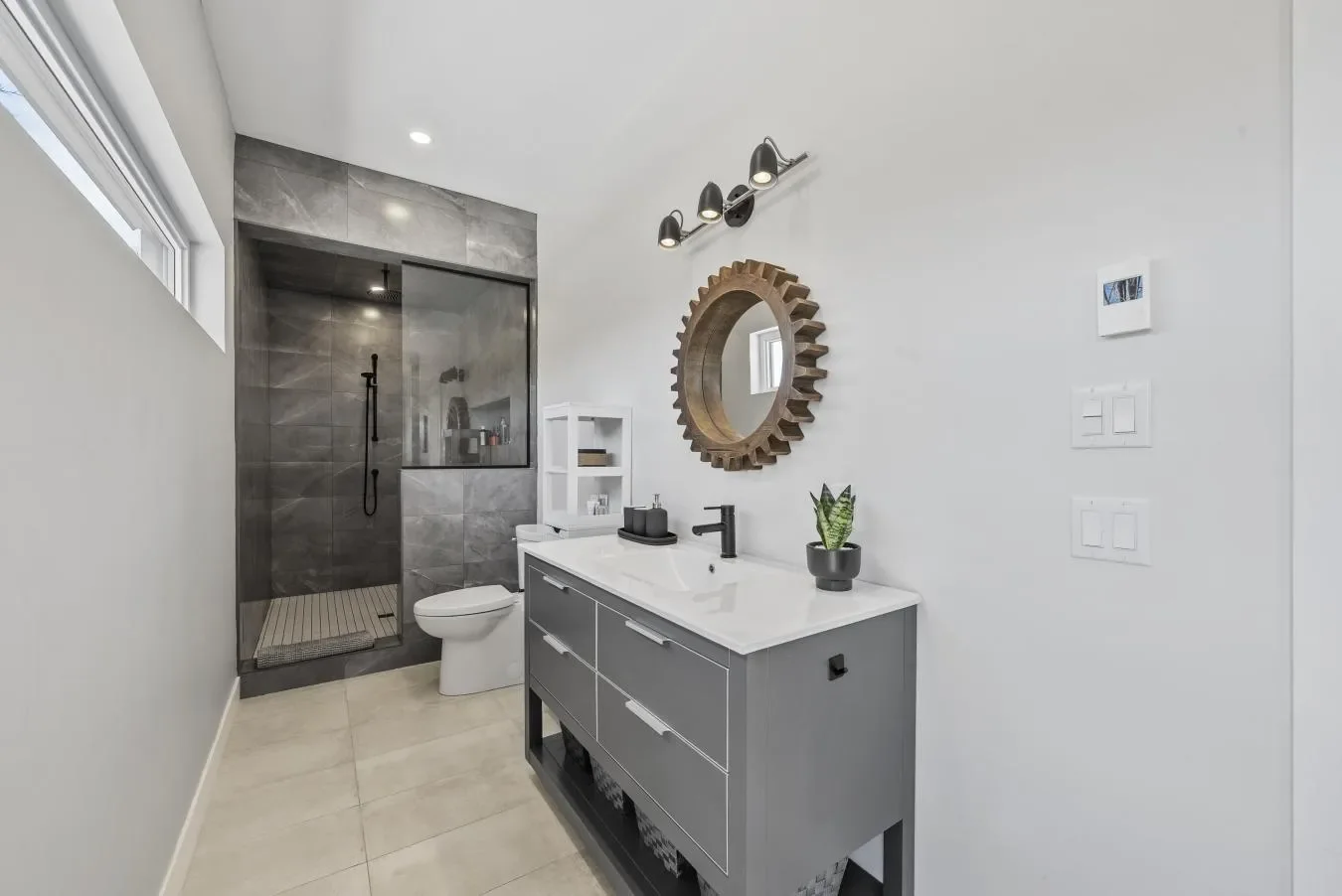 102 rue Ostiguy, Sainte-Cécile-de-Milton, Quebec, Canada. - Photo 11