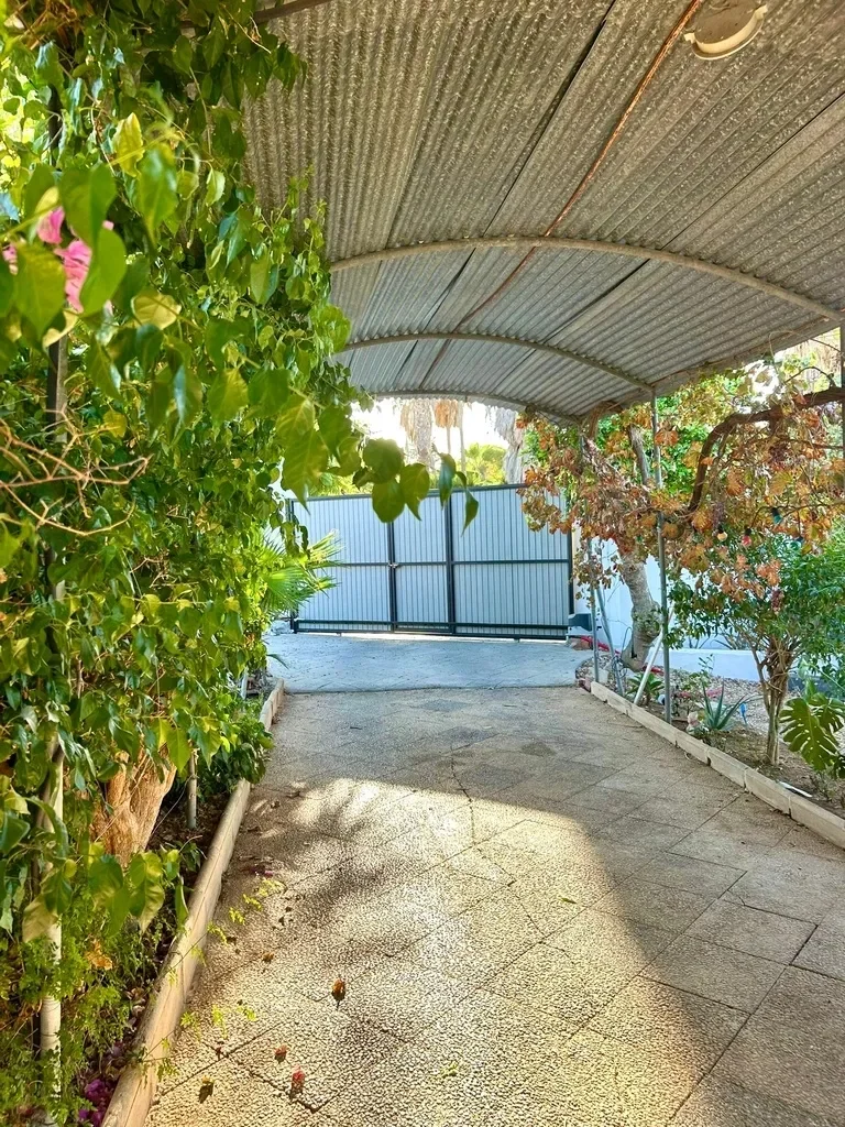 Exterior photo 10