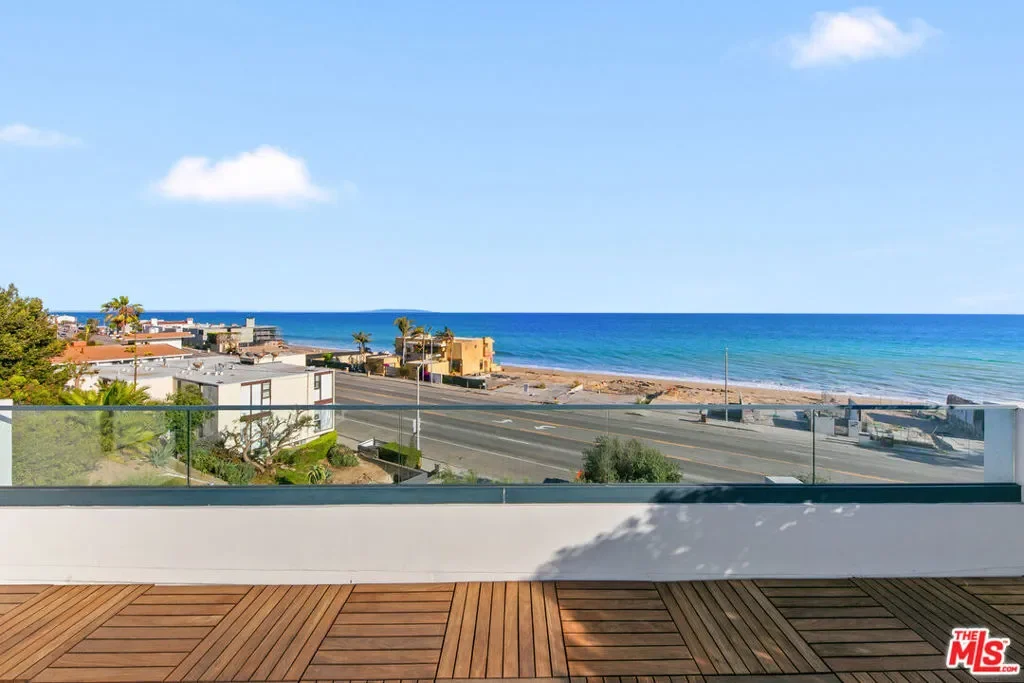 22065 Pacific Coast Highway 7, Malibu, California, United States. - Photo 11